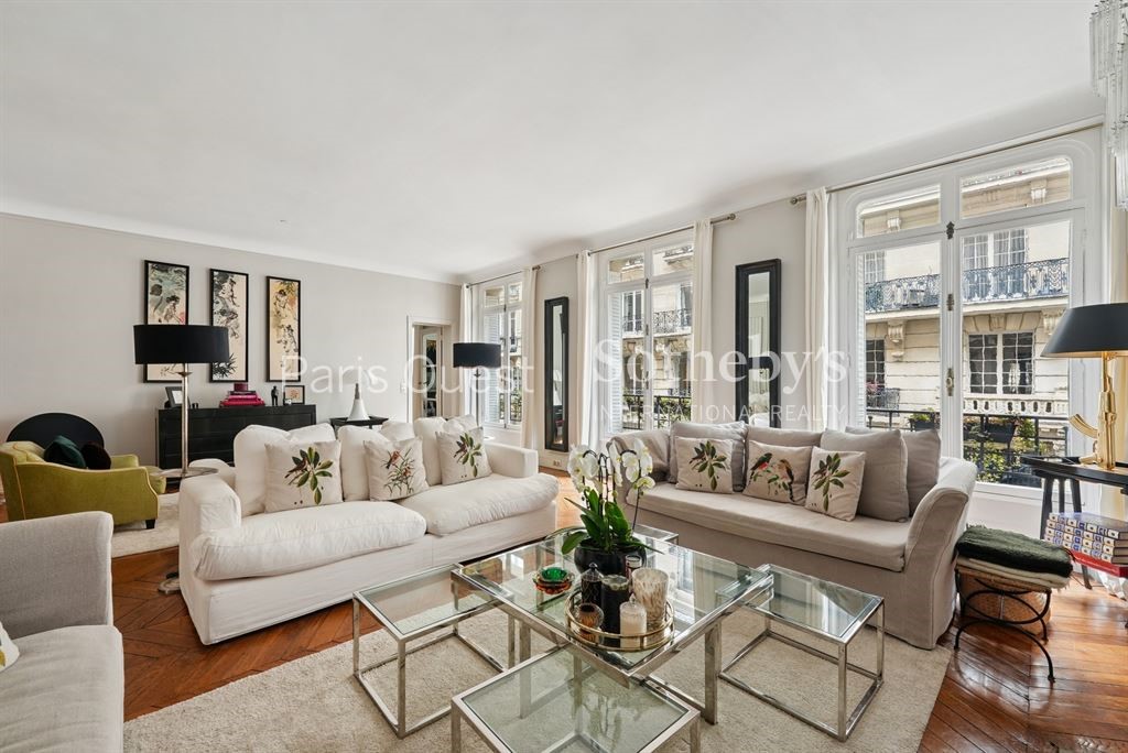 Luxury apartments / penthouses for sale in the district Courcelles-Wagram