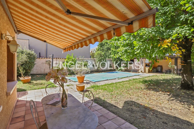 Town house for sale in the district Montchat