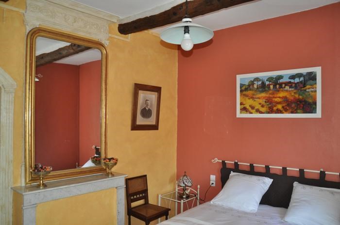 Appartement De Vacances A Roquemaure En Languedoc Roussillon Pour 4 Pers 42m Amivac Com