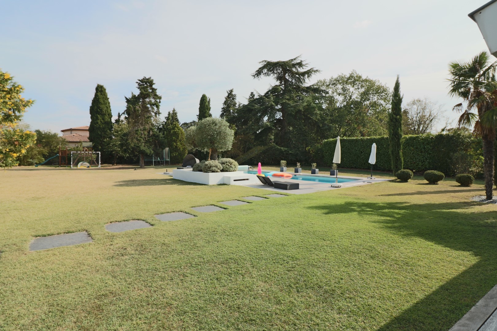 Luxury villa for sale in the district Saint Simon