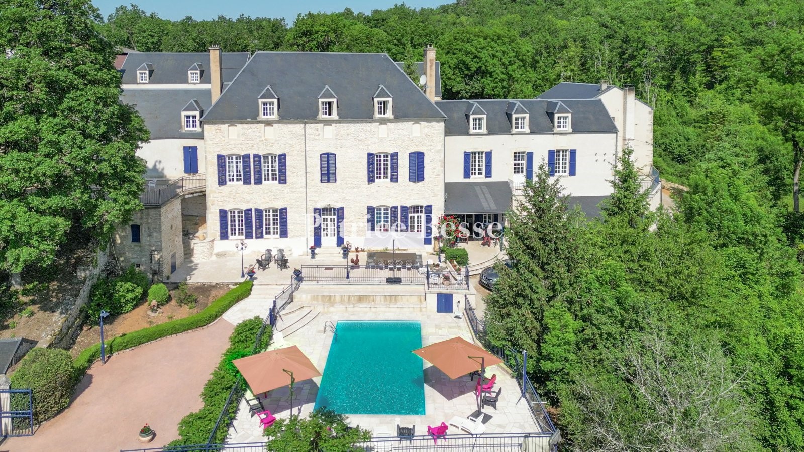 Old house for sale in Avallon