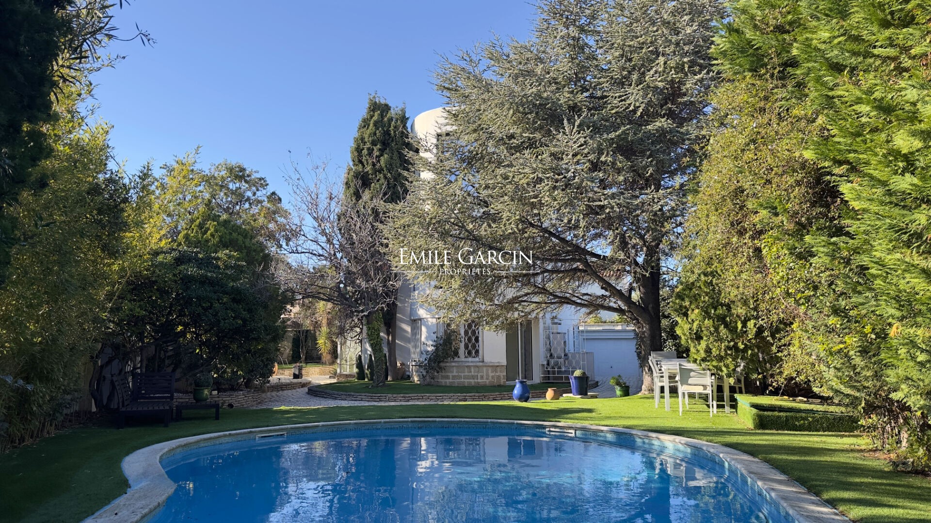 Luxury house for sale in the district Montredon