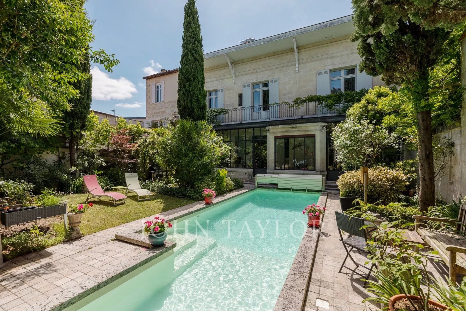 Luxury house for sale in the district Capucins-Saint Michel-Nansouty-Saint Genès