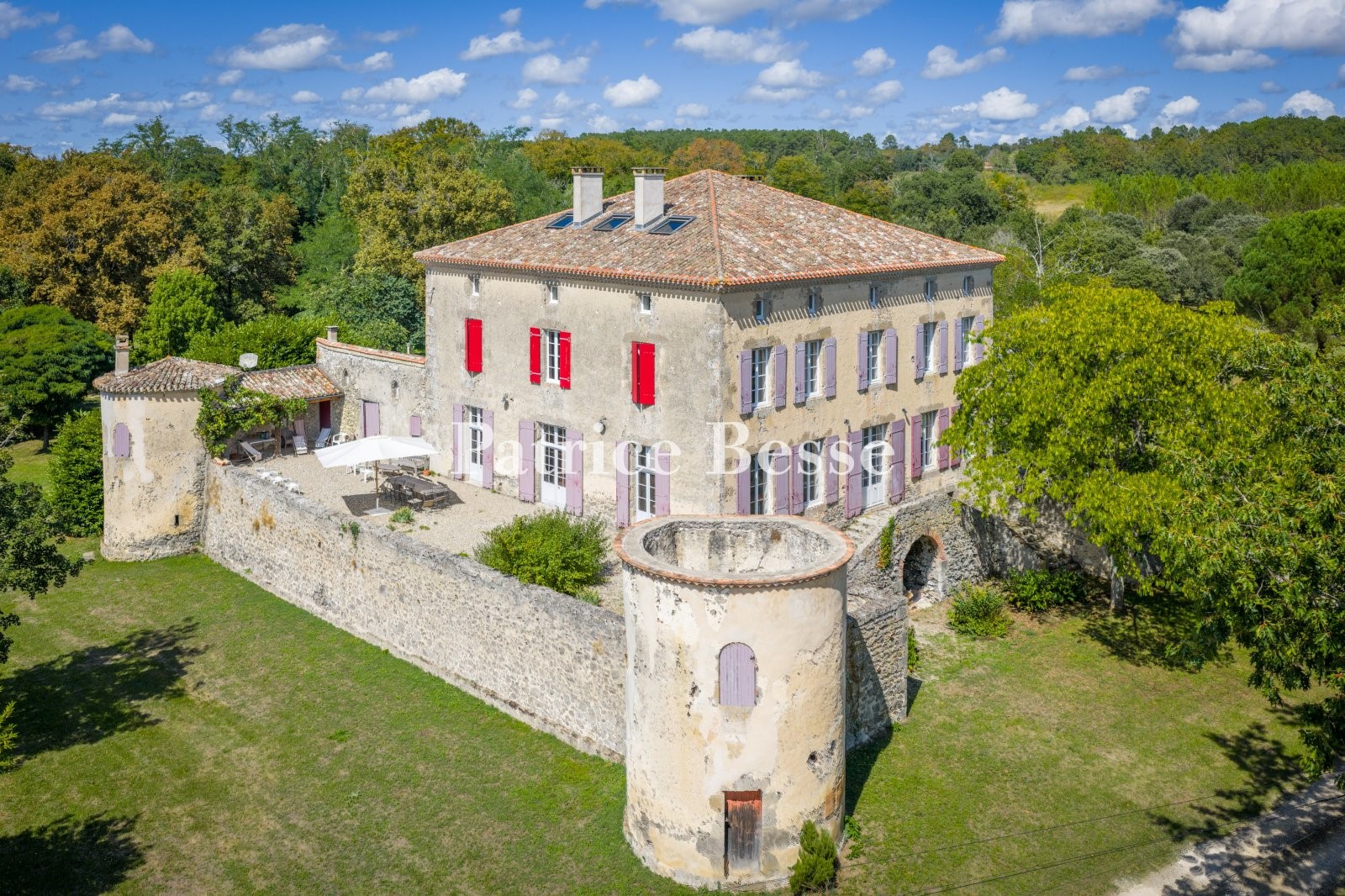Traditional property for sale in Casteljaloux