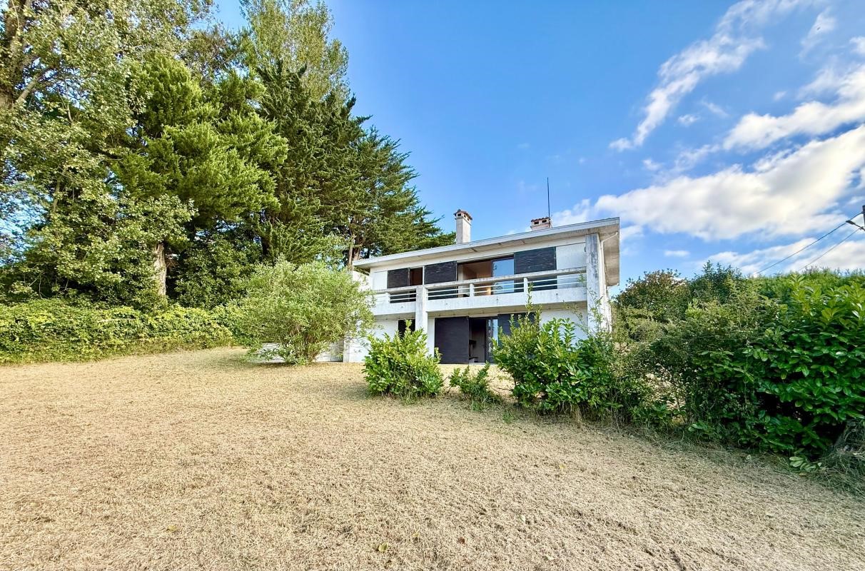 Luxury house for sale in the district Gare-Joncaux