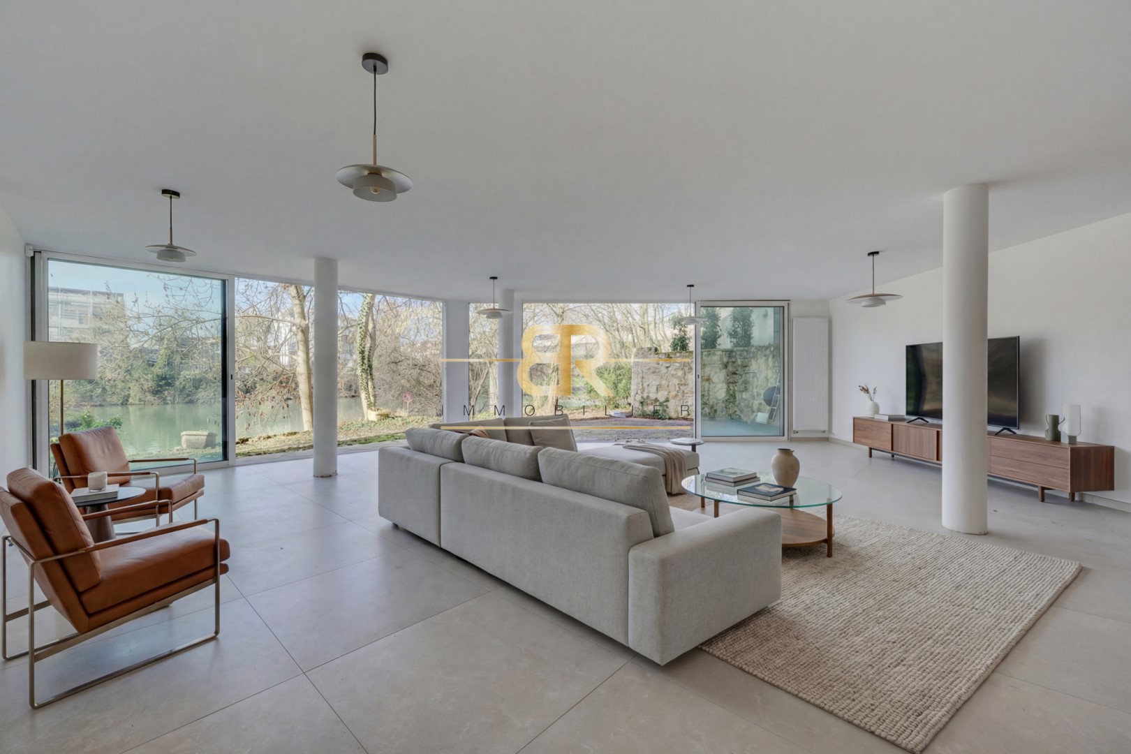 Luxury house for sale in the district La Varenne