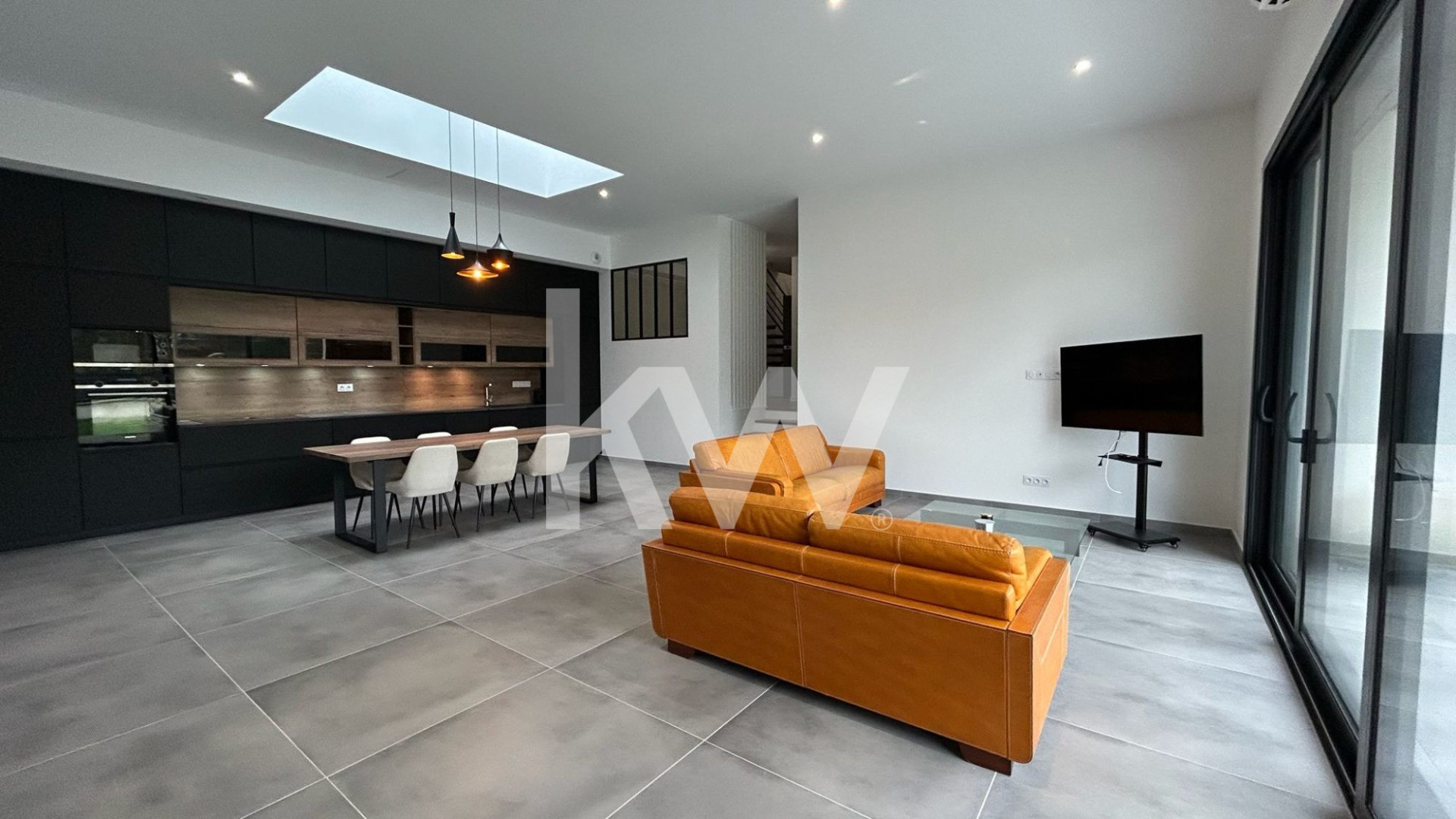 Maison contemporaine à vendre dans le quartier Bourgogne Saint Loup-Armenault Châtaigniers