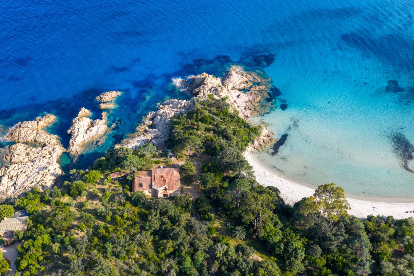 Maison de luxe à vendre à Sari-Solenzara