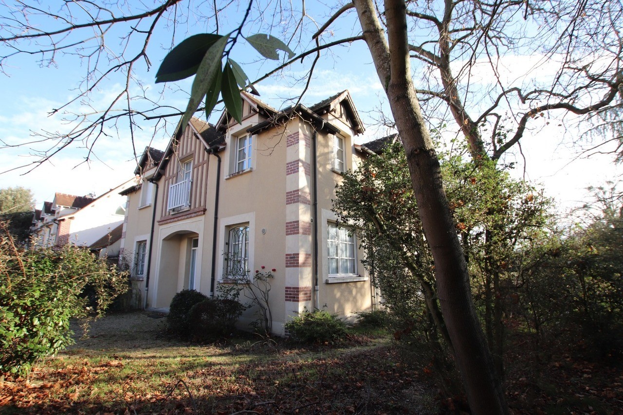 Luxury house for sale in Croissy-sur-Seine