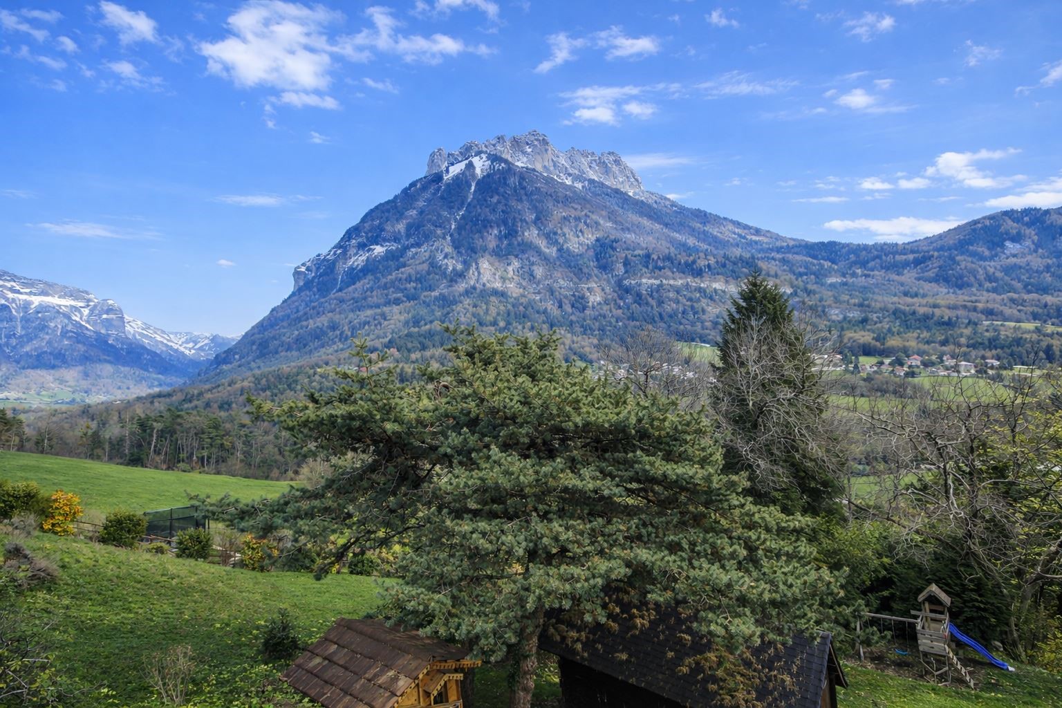 Traditioneel huis te koop in Menthon-Saint-Bernard