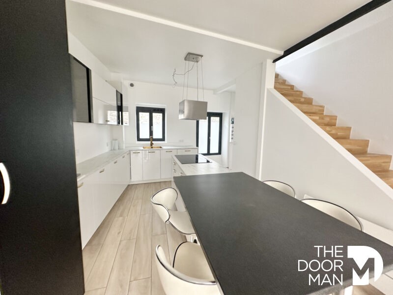 Old house for sale in the district Les Residences