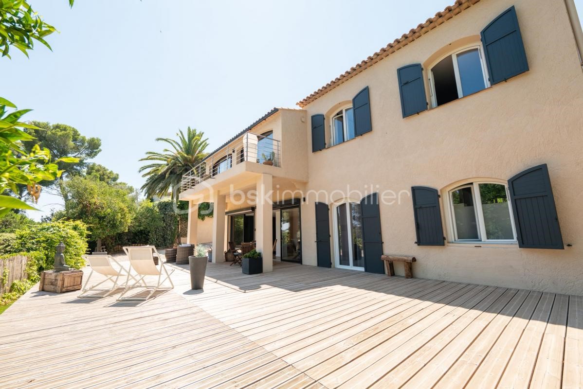 Luxury villa for sale in the district Collettes Bréguières-Les Vaux