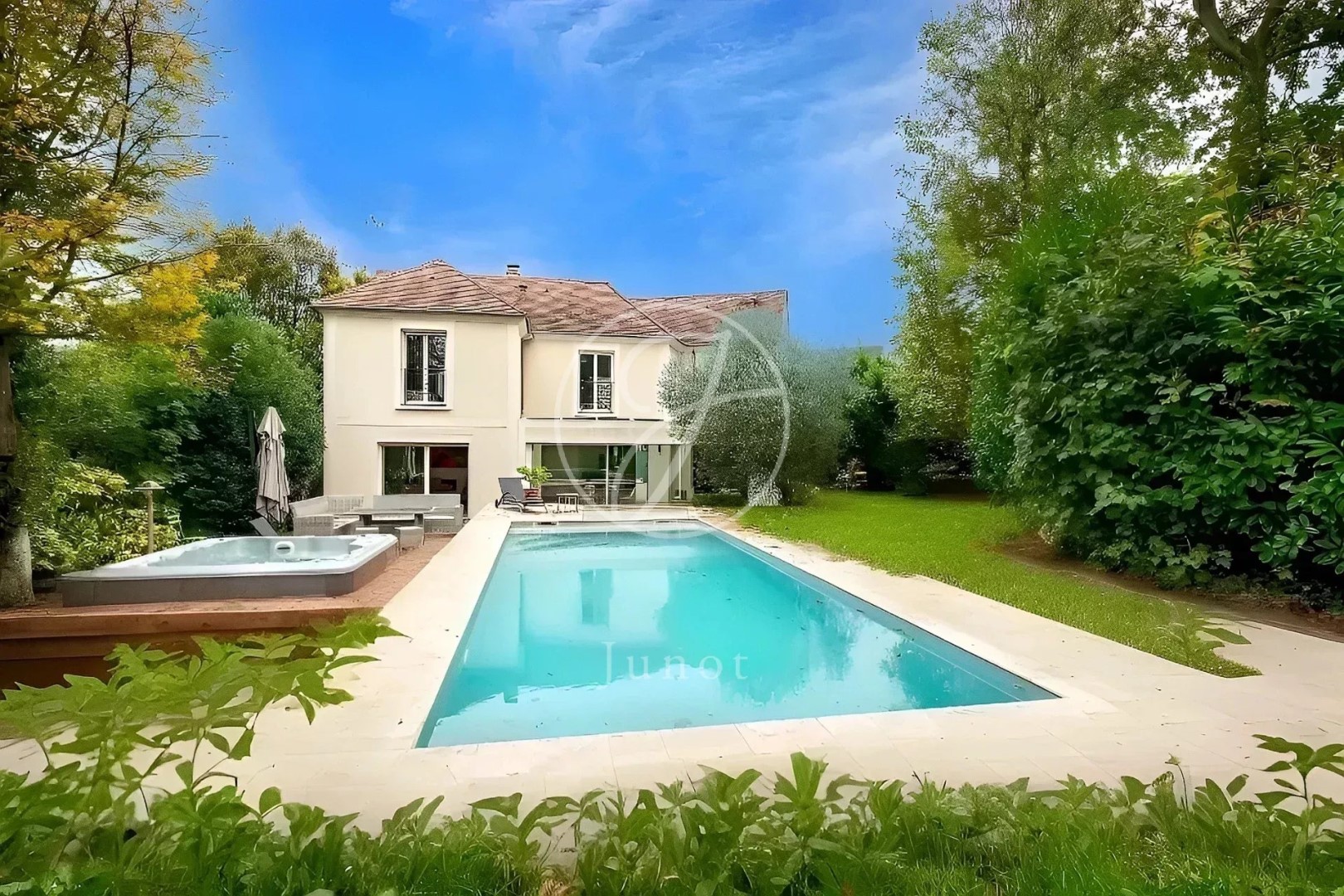Maison de luxe à vendre dans le quartier Le Plateau