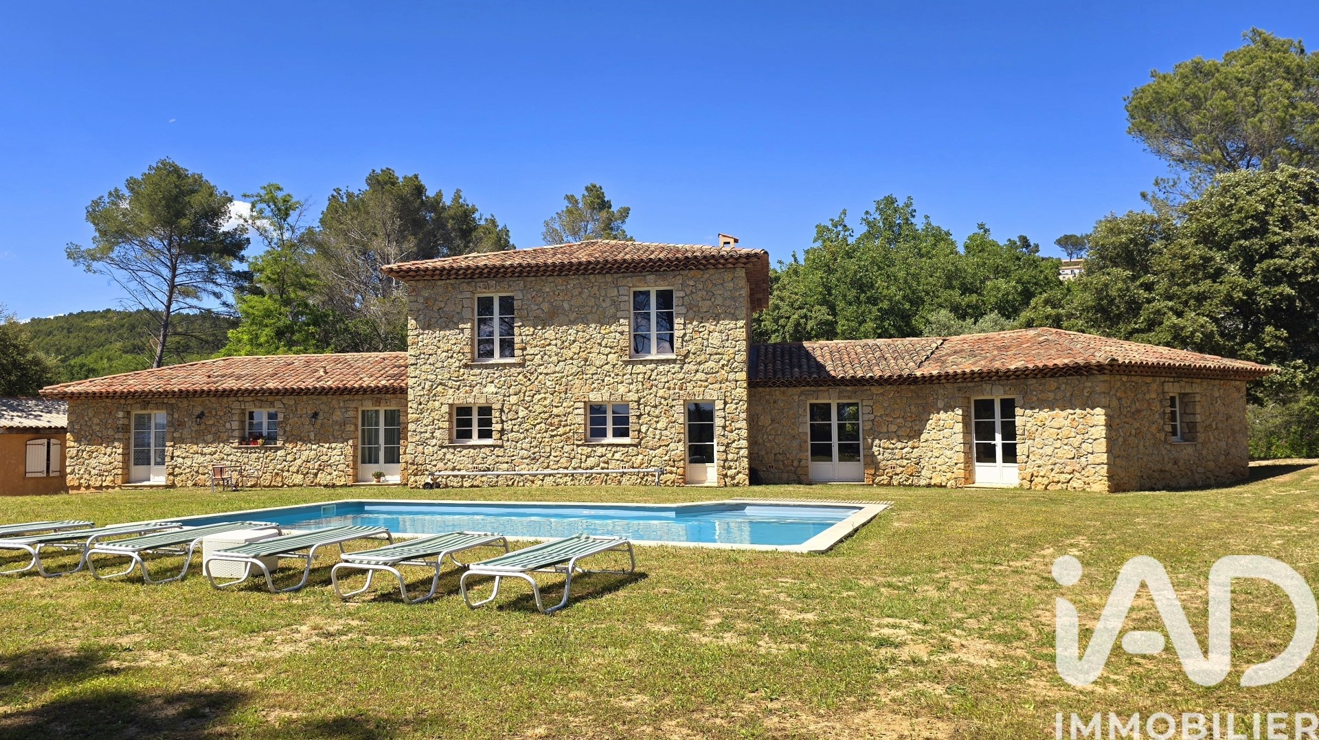 Domaine à vendre dans le quartier Ouest