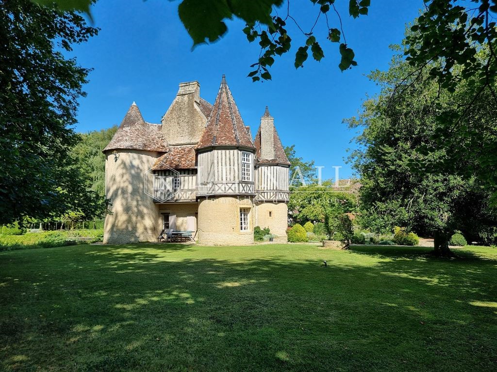 Château à vendre à Saint-Pierre-sur-Dives