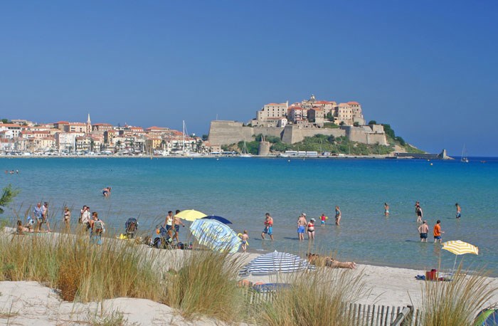 plage vue citadelle à 5min à pieds de l'appartement