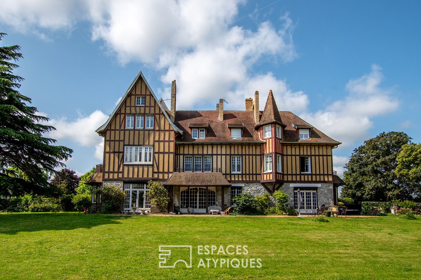 Maison de luxe à louer à Avrillé