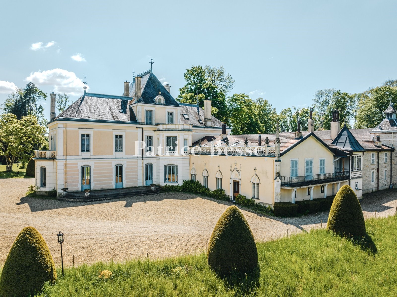 Castle for sale in Bourg-en-Bresse
