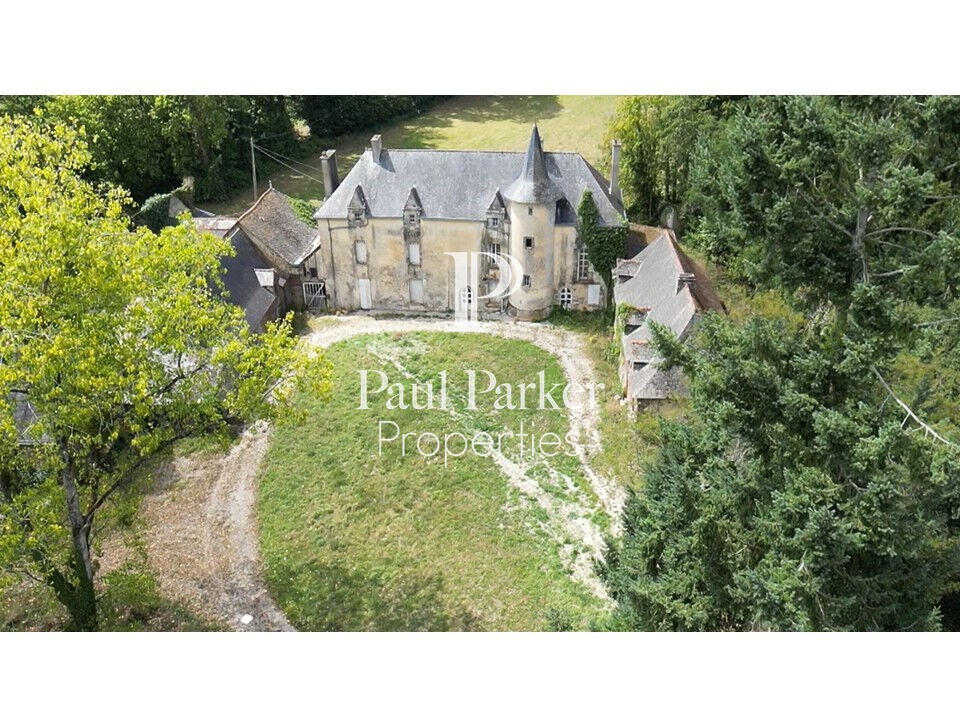 Manor house for sale in Pipriac