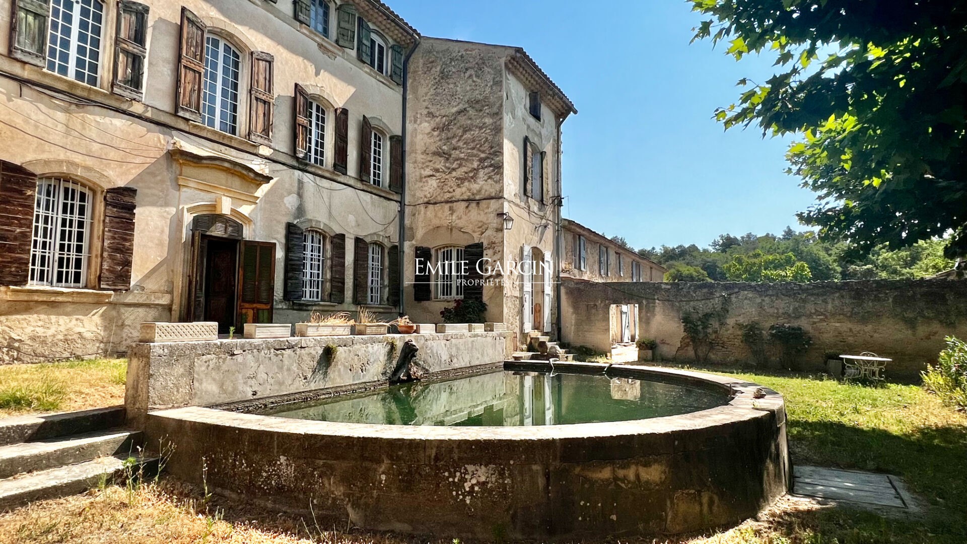 Maison de luxe à vendre à Ansouis