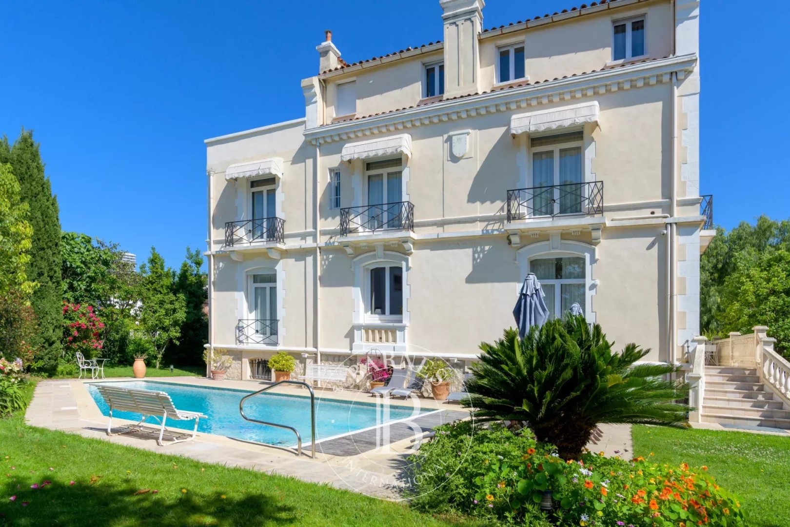 Luxury house for sale in the district Saint Giniez