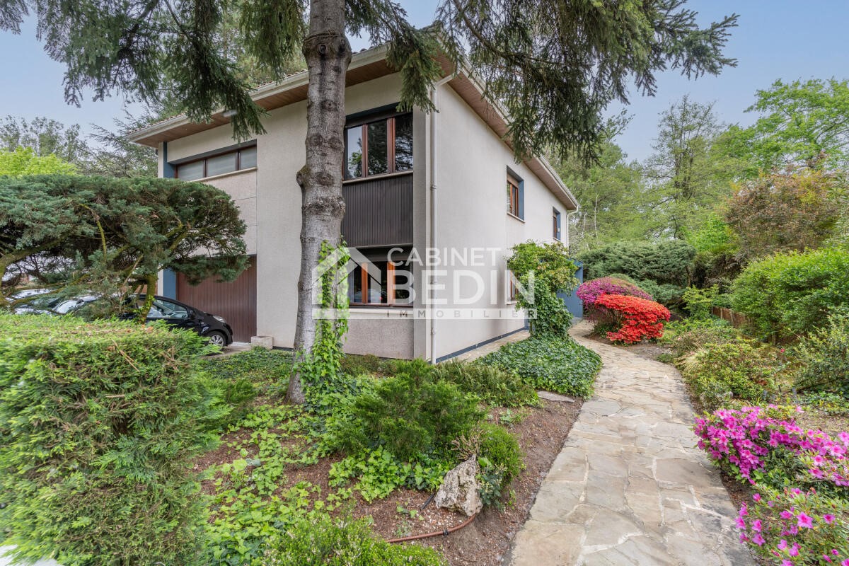 Luxury house for sale in the district Centre Ville
