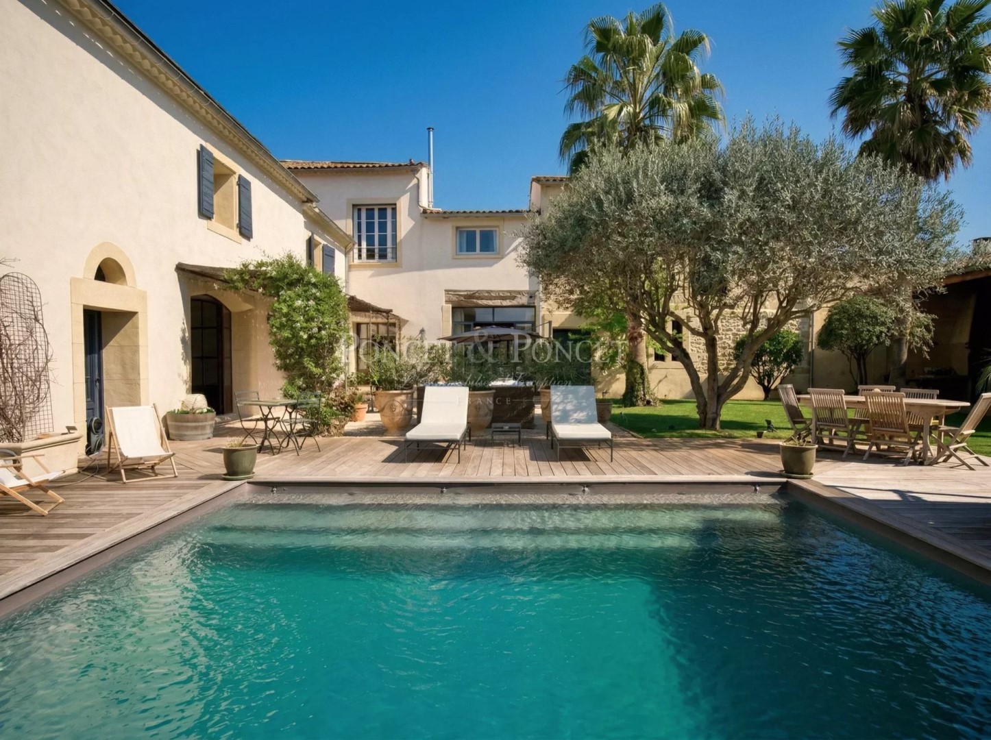 Maison de luxe à vendre dans le quartier Jardins de la Fontaine