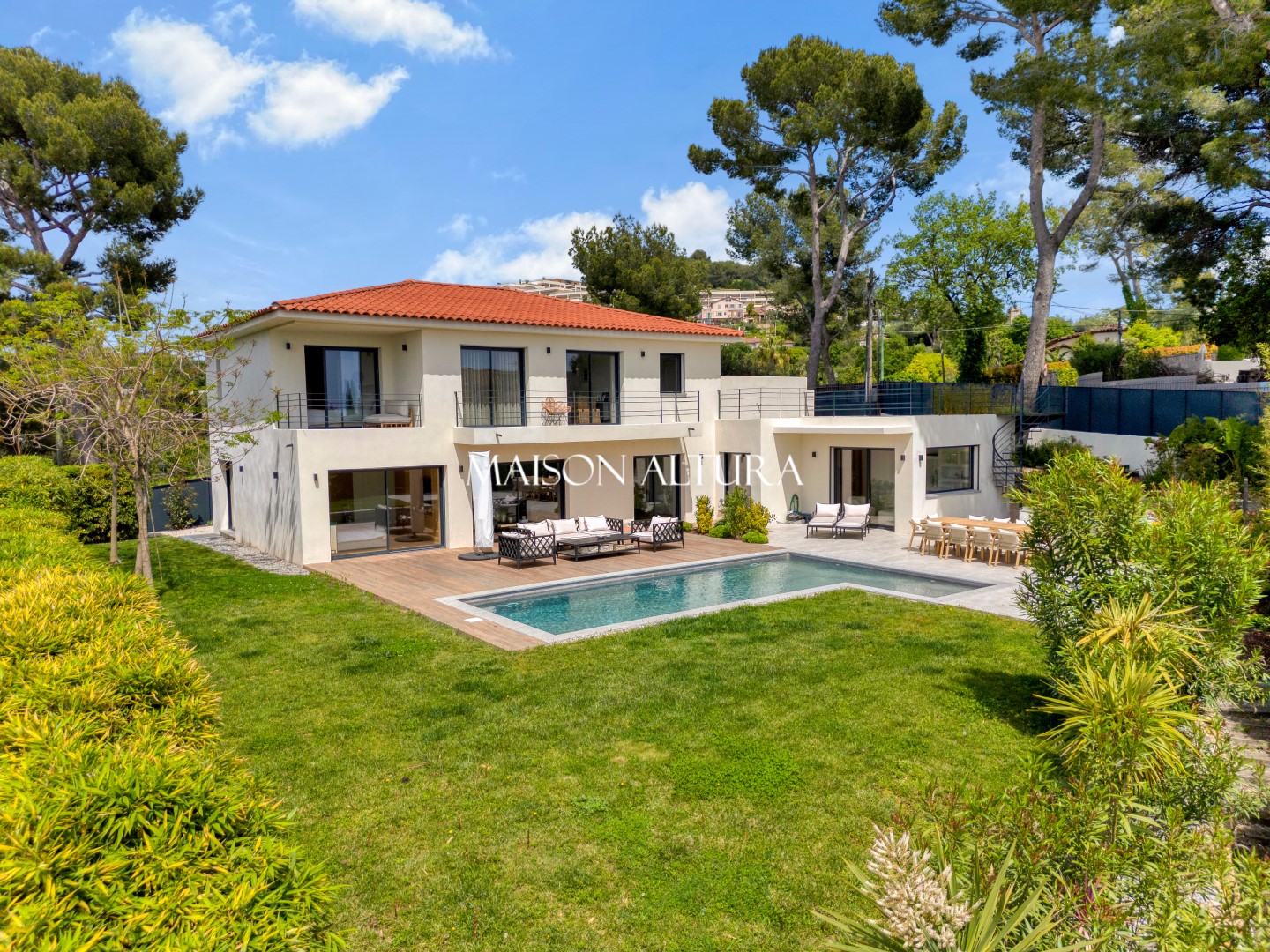 Luxe stadswoning te koop in Terrefial