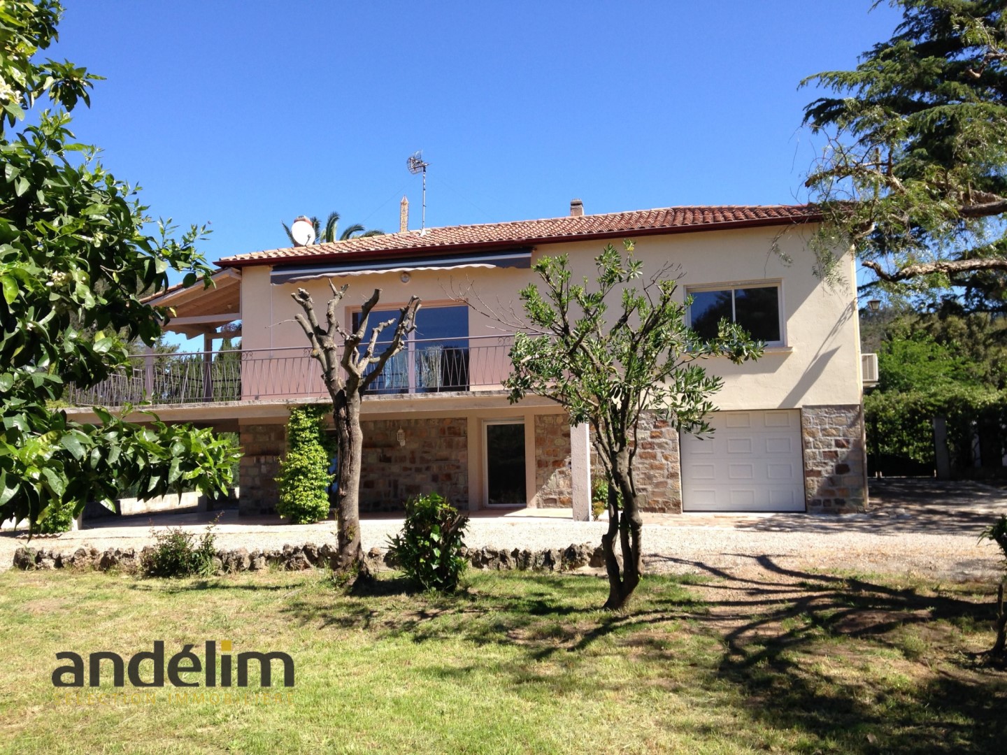 Maison de luxe à vendre dans le quartier Aiguebonne