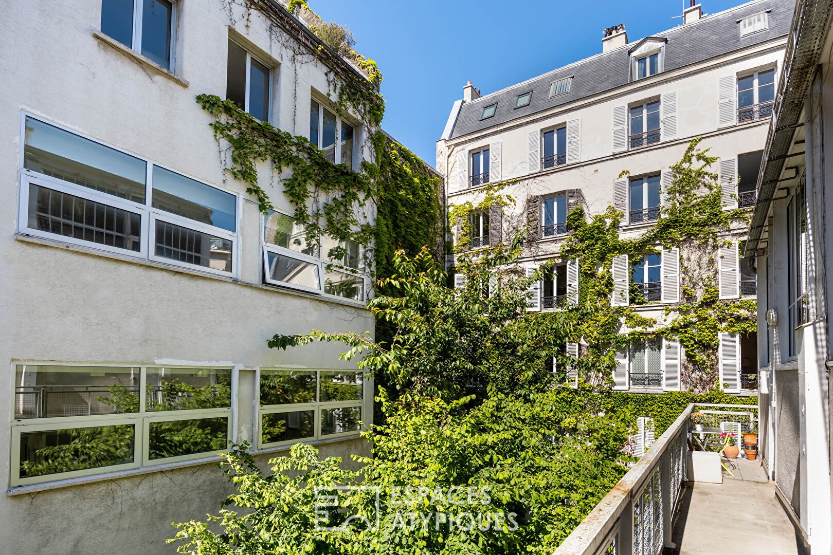 luxury duplex for sale in the district Notre Dame des Champs