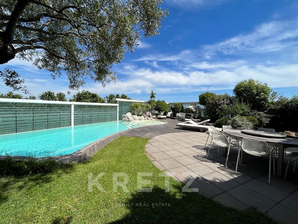 luxury duplex for sale in the district Port Marianne