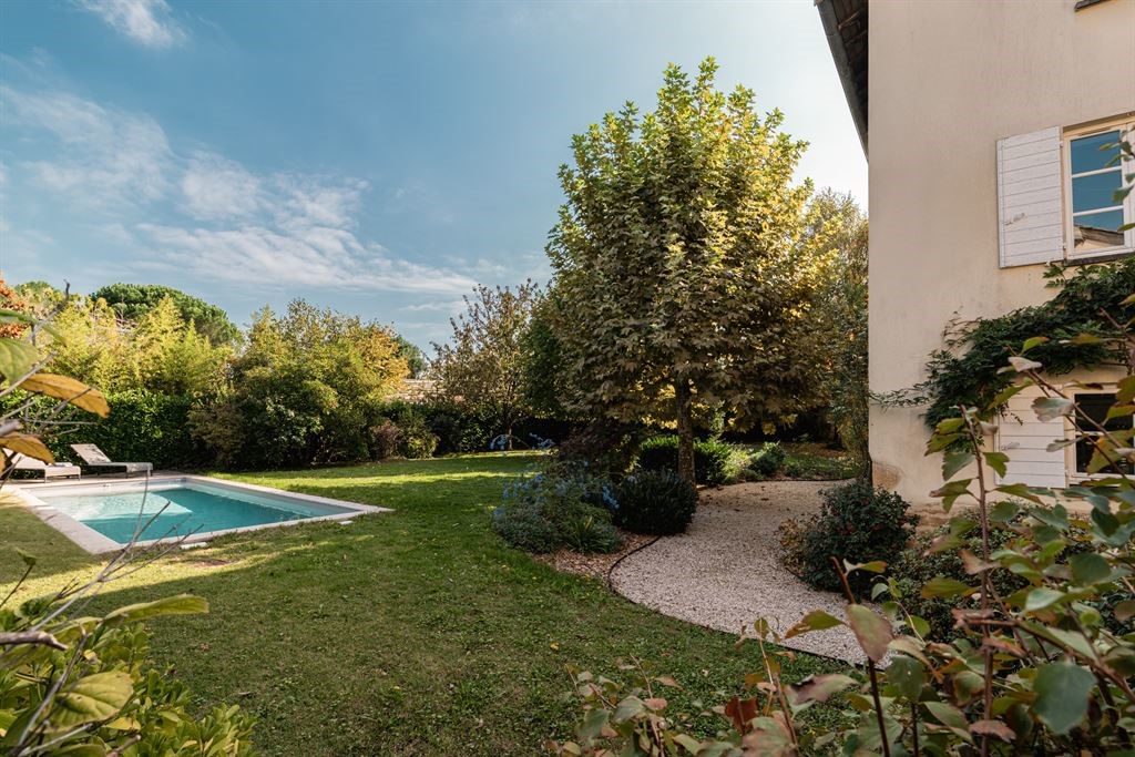 Corps de ferme à vendre à Chasselay