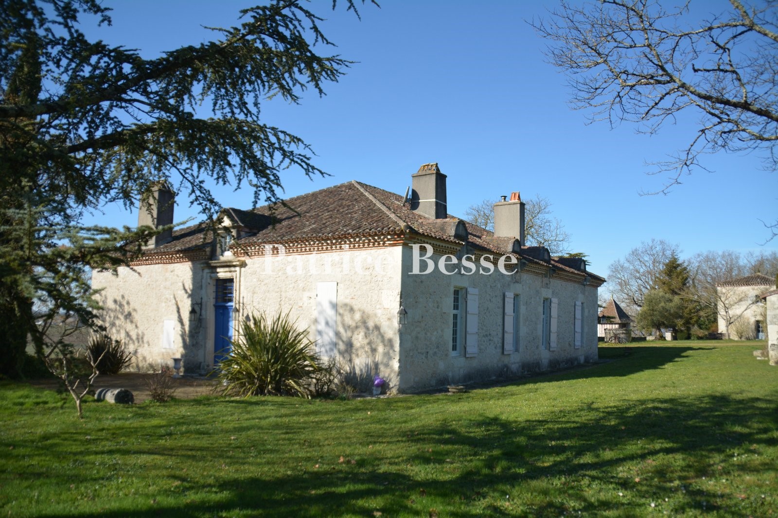 Luxury house for sale in Prayssas