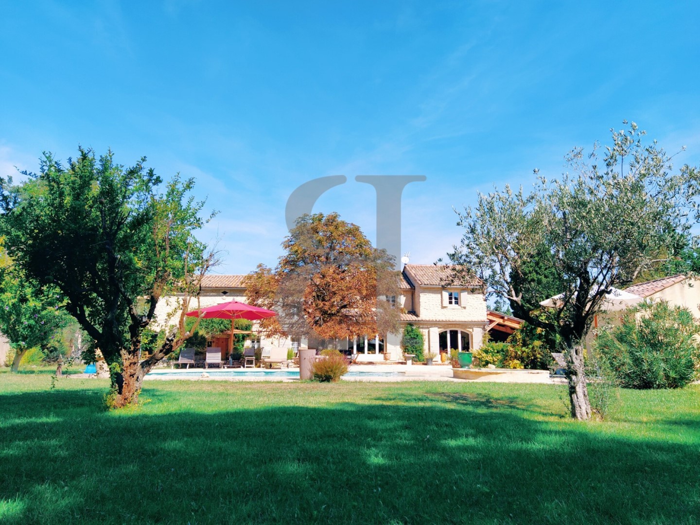 Casolare provenzale tipico in vendita La Ville