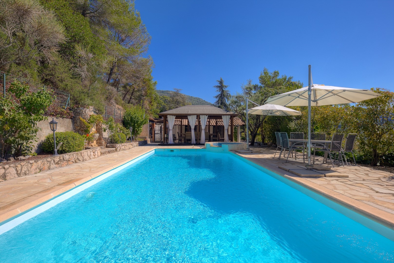 Maison provençale à vendre à Peille