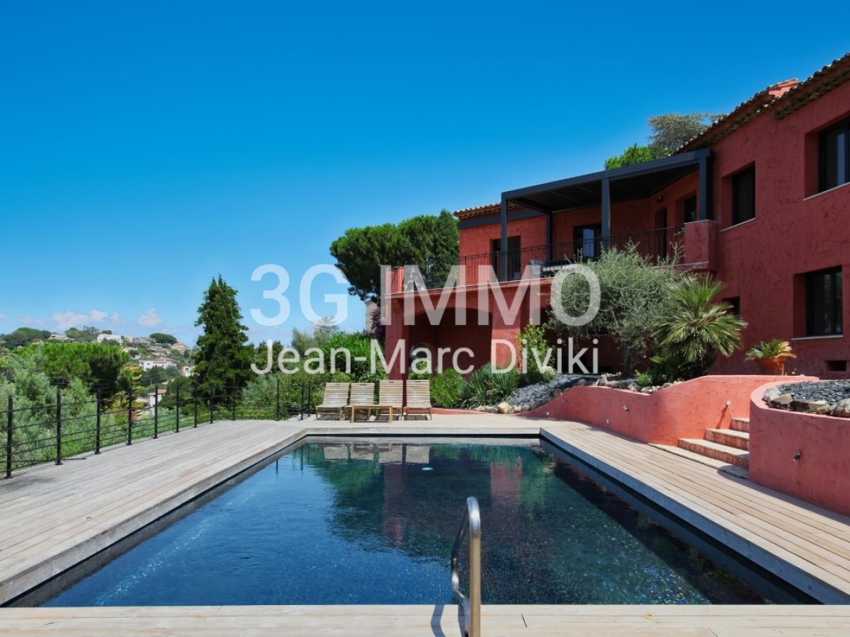 Maison de luxe à vendre à Vallauris