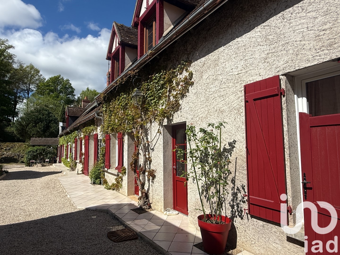 Casale lungo francese tipico in vendita Seigy