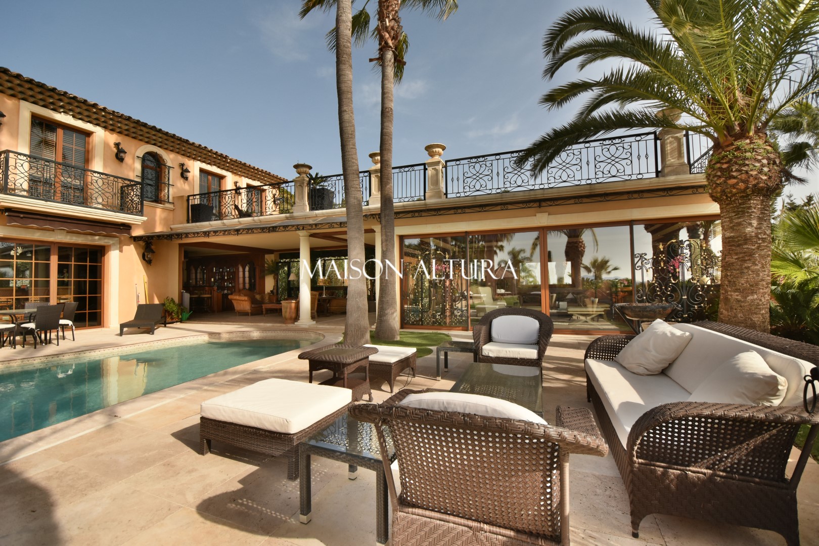 Villa de luxe en location saisonnière dans le quartier Village-Le Val-Cabrieres