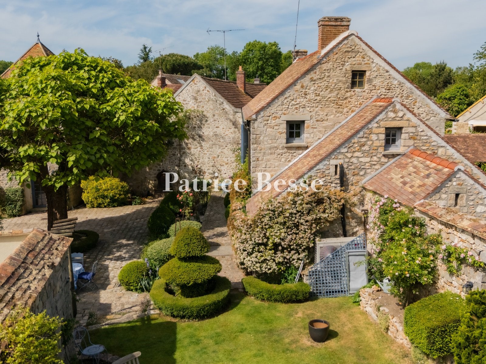 Luxury house for sale in Barbizon