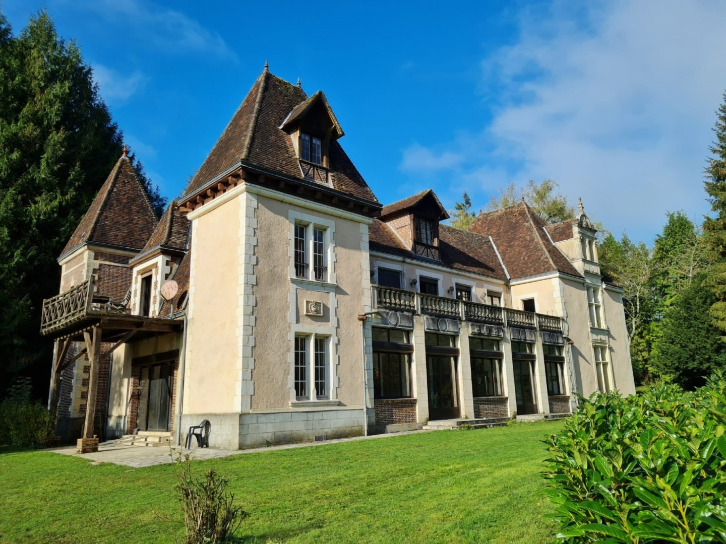 Château à vendre à la La Madeleine-Bouvet