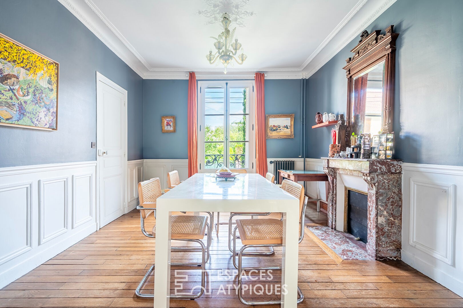 Maison de luxe à vendre dans le quartier Eglise