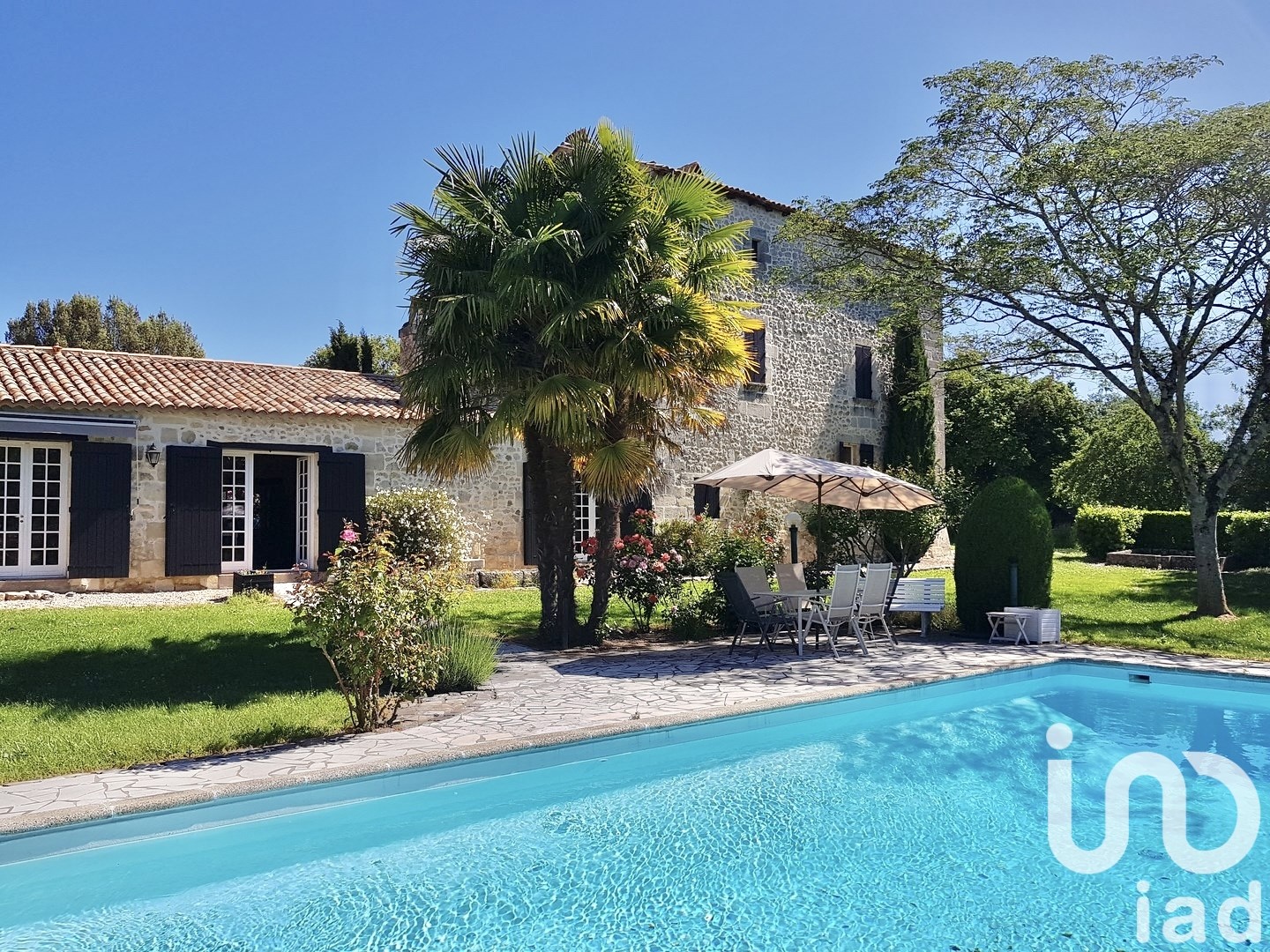 Estate for sale in Baron