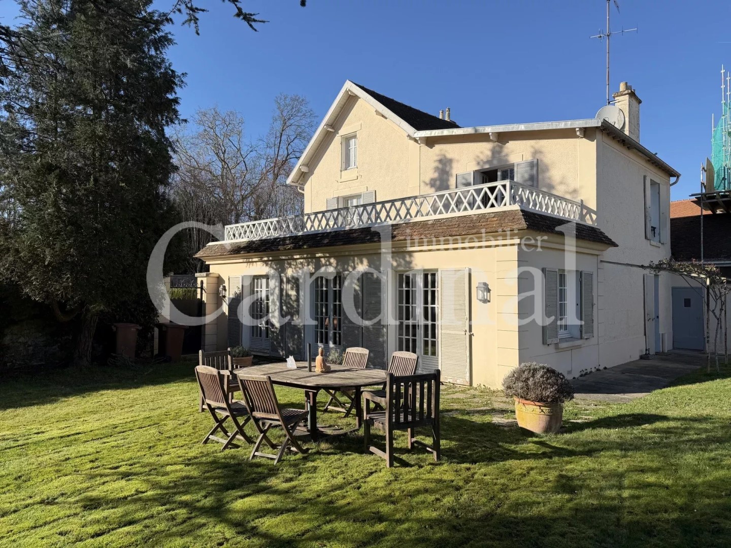 Luxury house for sale in the district Le Village