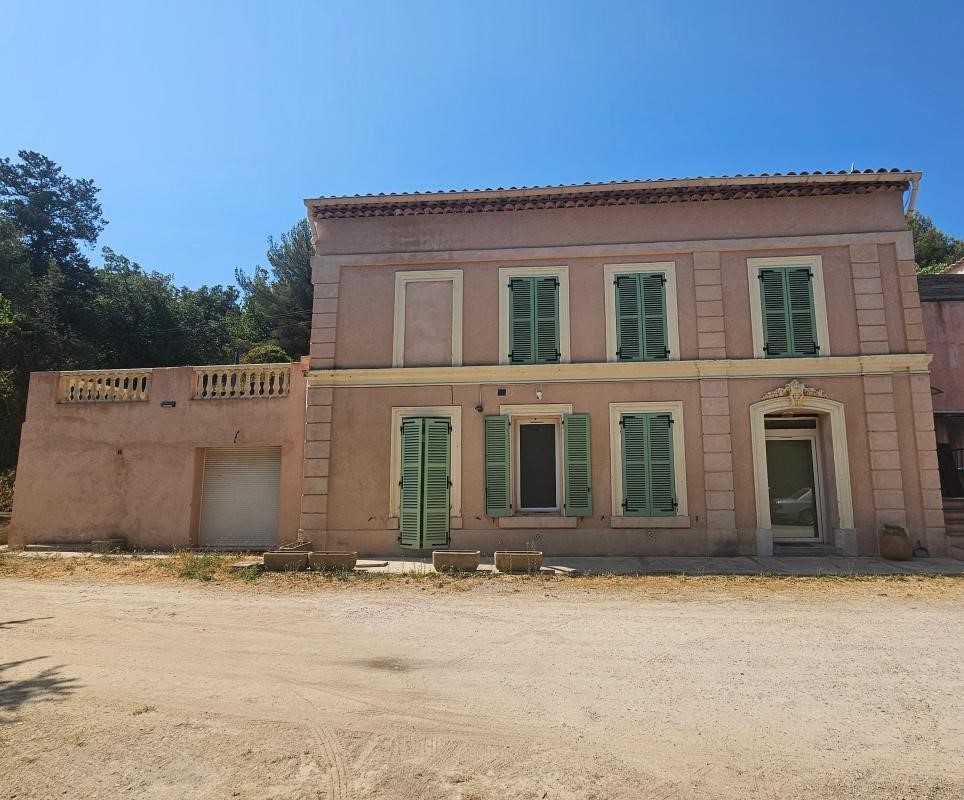 Luxury villa for sale in the district Pin Vert