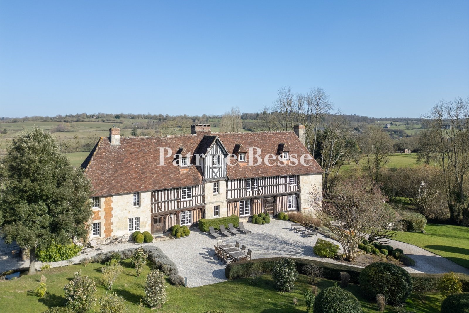 Traditional property for sale in Livarot