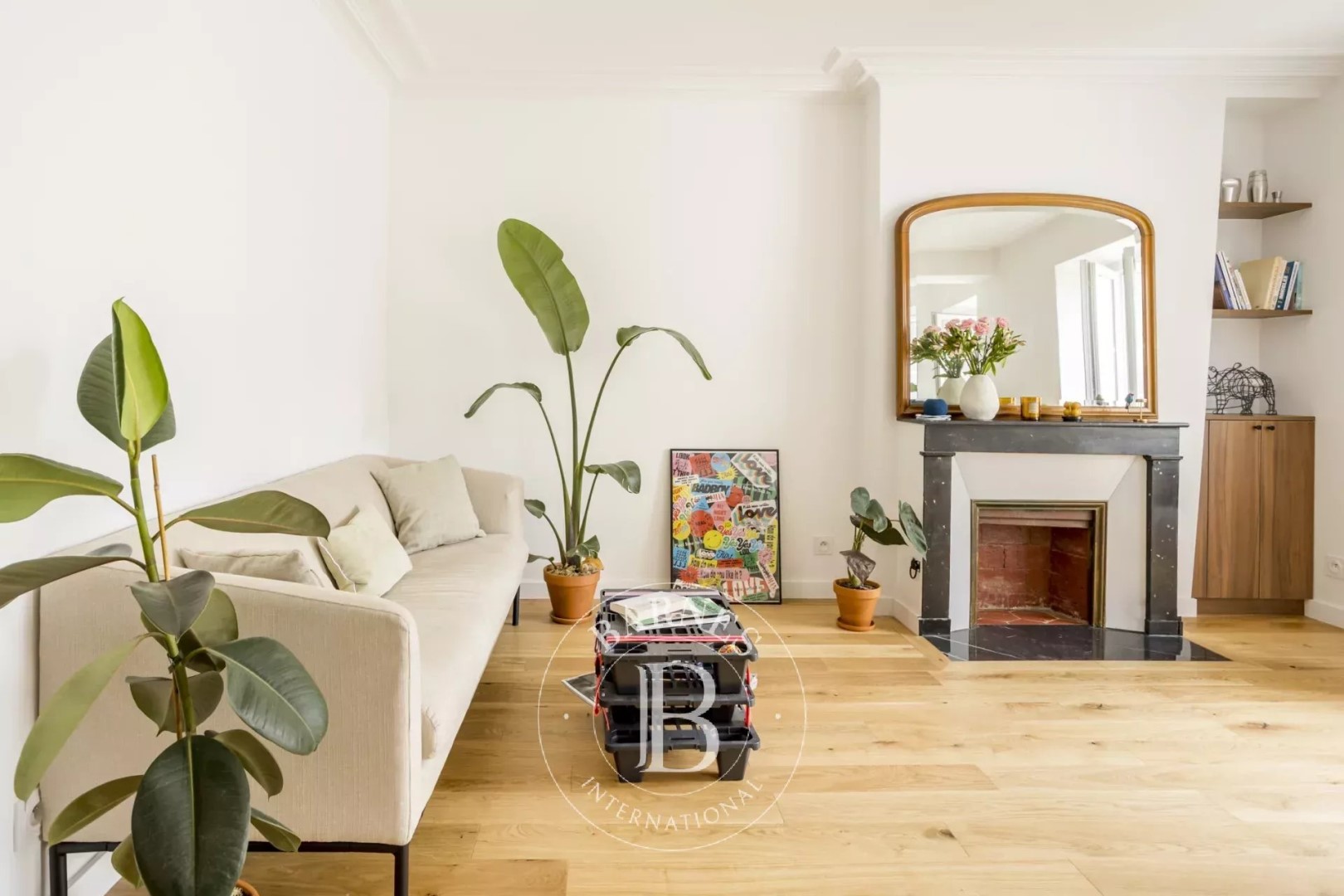 Luxury apartment for rent in the district Chateau d'Eau-Lancry