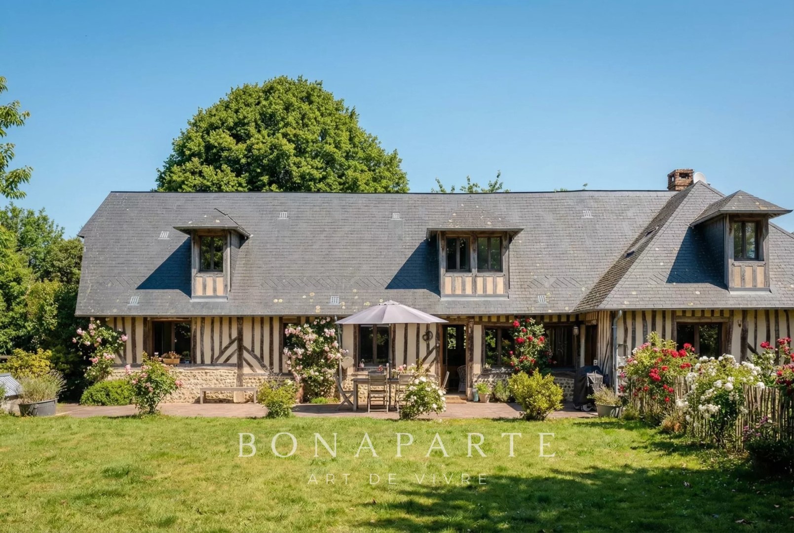 Maison de luxe à vendre dans le quartier Secteur Sauvegarde