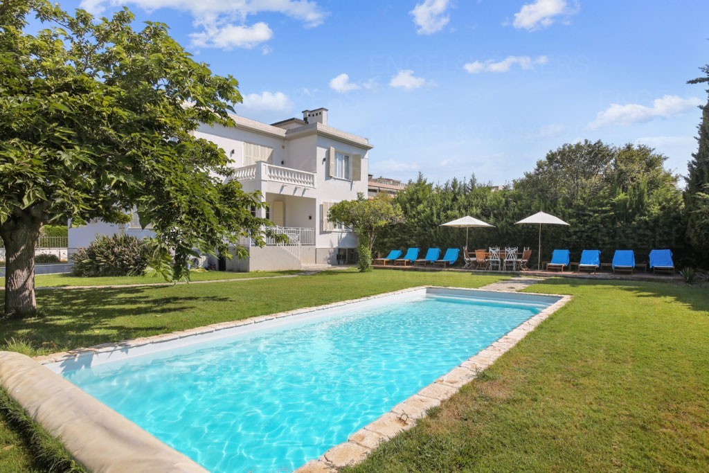 Villa de luxe à vendre dans le quartier Les Galinieres