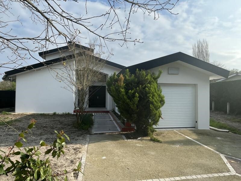 Maison de luxe à vendre dans le quartier Aiguillon-Port
