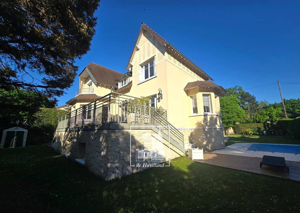 Luxury house to rent in Le Vésinet